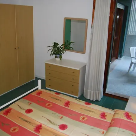 Antares Rosso Studio Apartment
